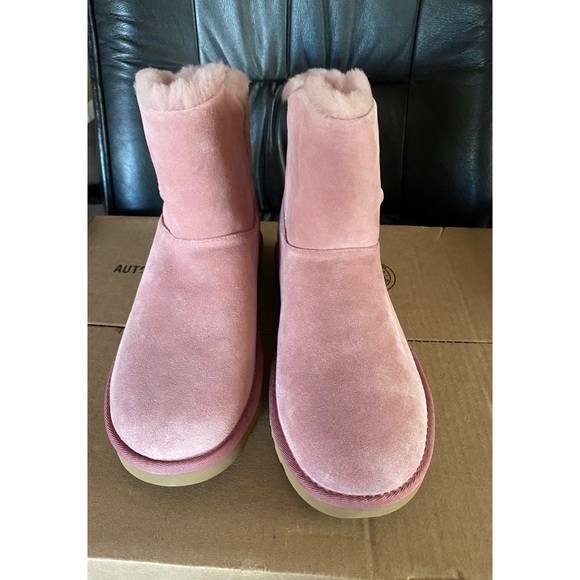 UGG Pink Twisted Bow  Boots - Picture 4 of 4